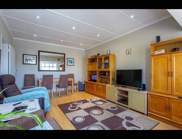 3 BEDROOM FREEHOLD FOR SALE IN OTTERY